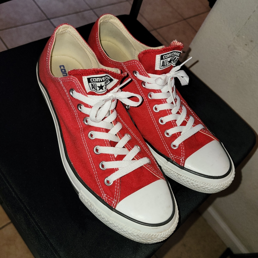 🔴 Low Top Converse size 13